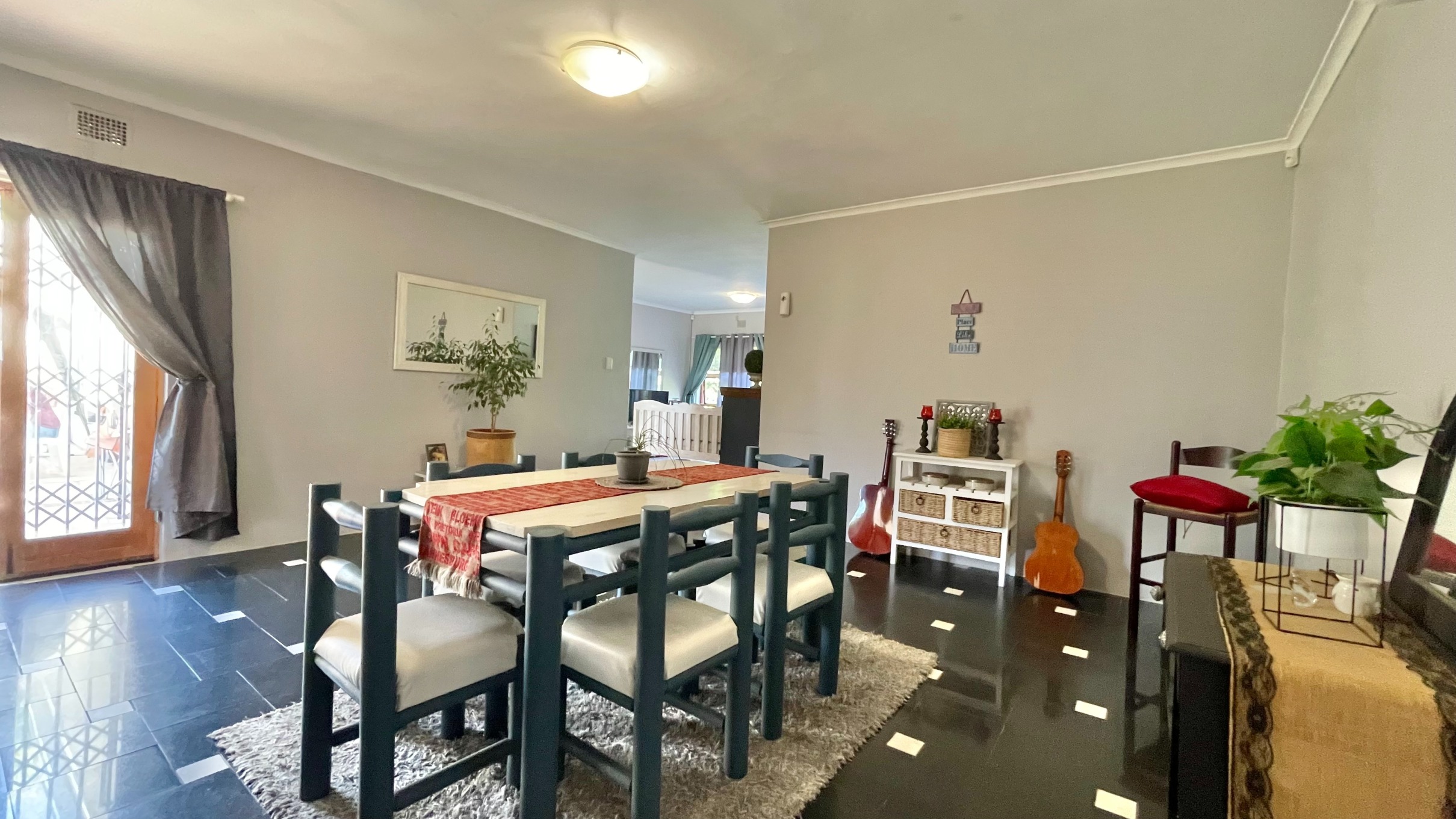 4 Bedroom Property for Sale in Roundhay Western Cape